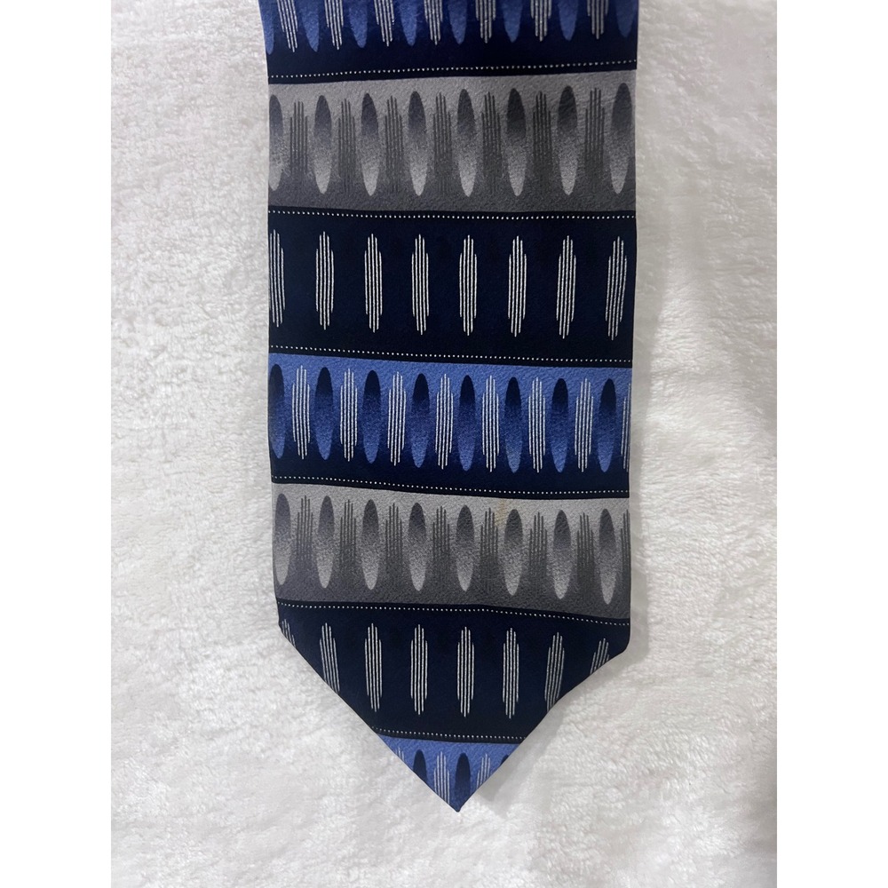 Croft & Barrow Mens Silk Necktie Navy Blue Grey Geometric Abstract Pattern Tie